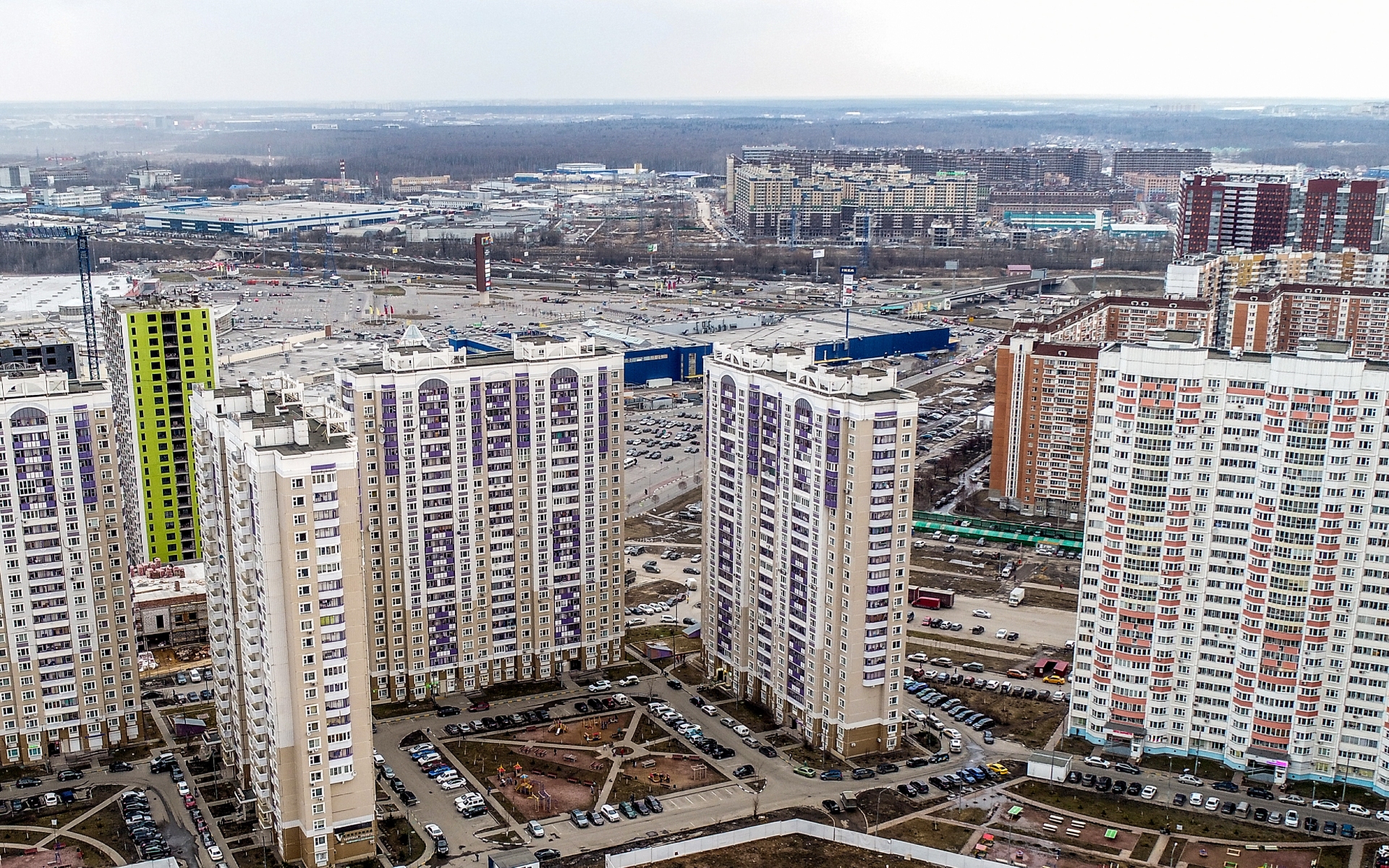 Средняя цена 1 кв. м на первичном рынке Московской области в настоящее время составляет 151,9 тыс. руб.