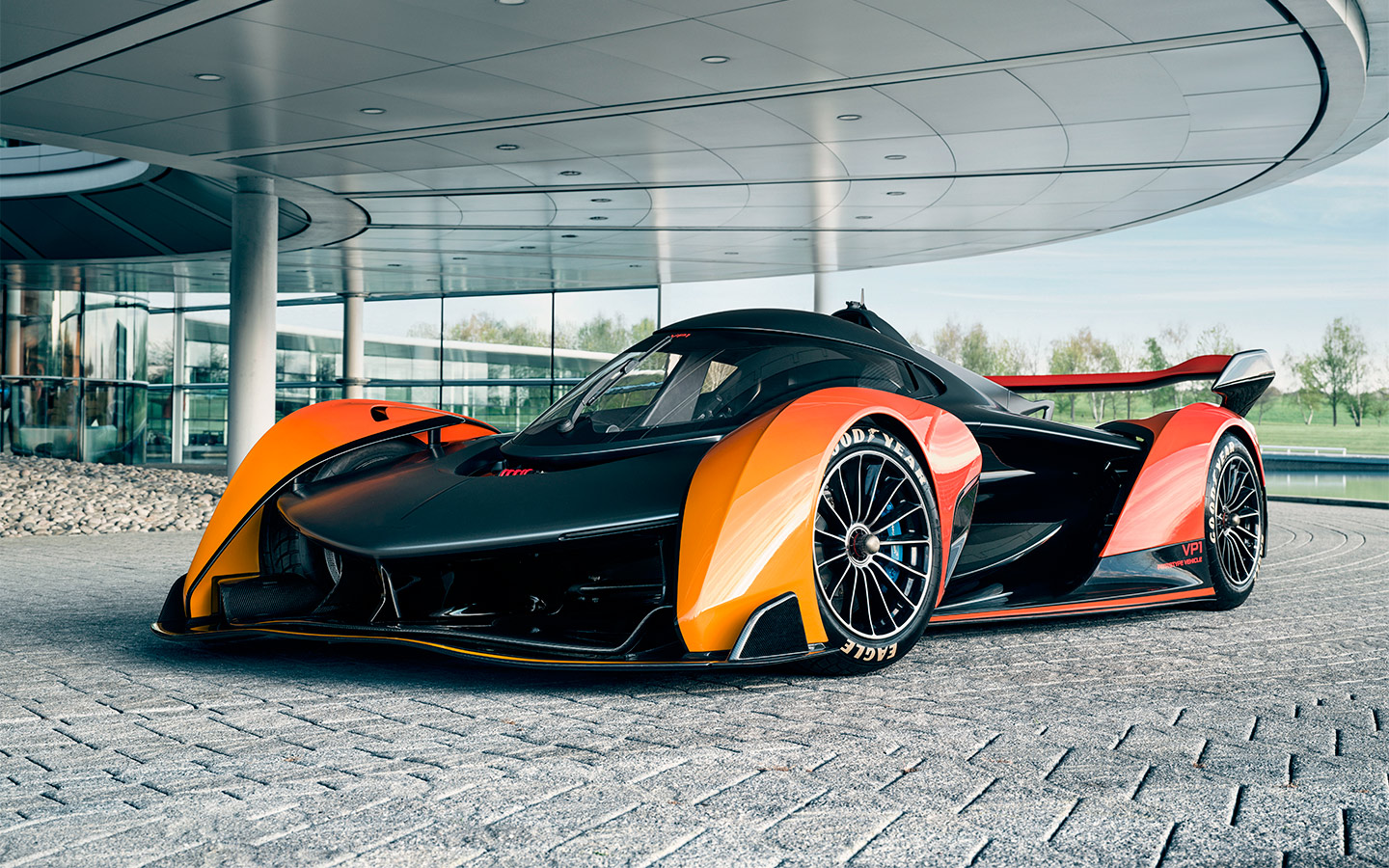  McLaren       2023      Autonews