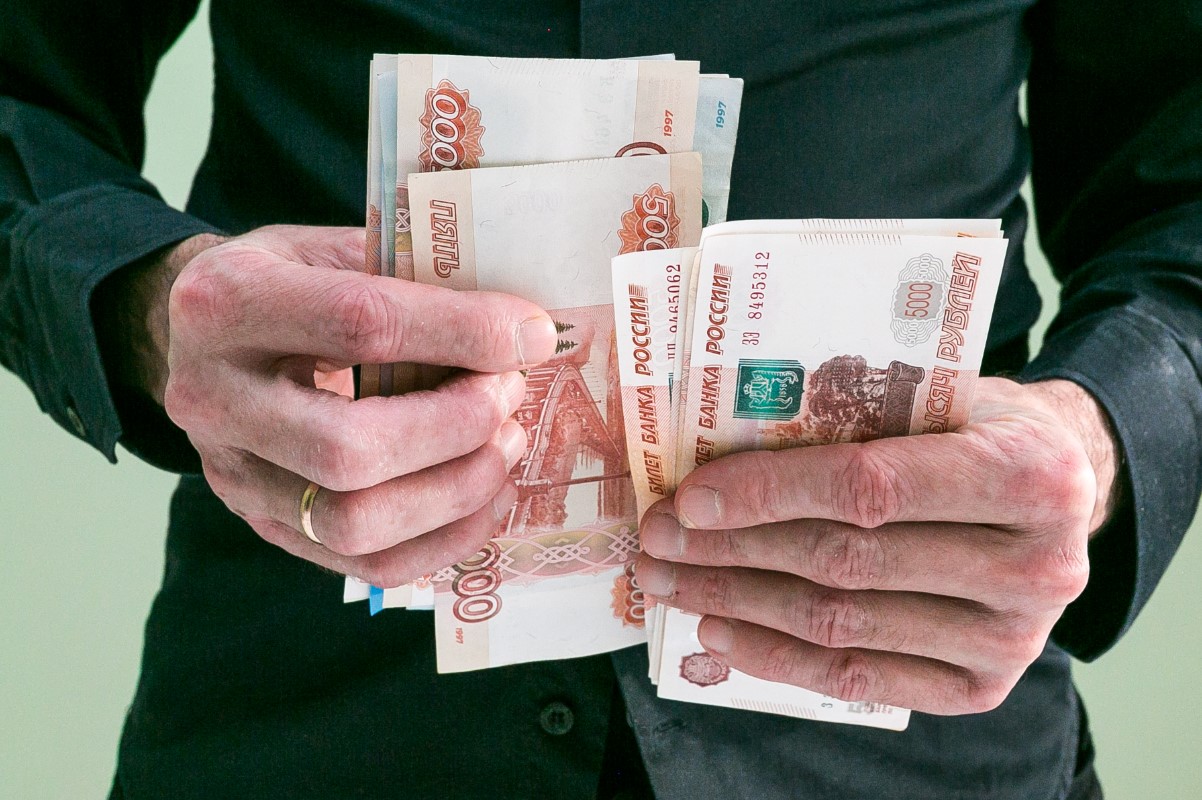 Продавцы могут заработать за месяц более миллона рублей.