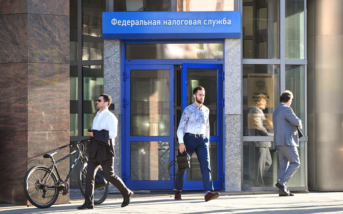 «Известия» узнали, что кабмин одобрил списание долгов по налогам без суда