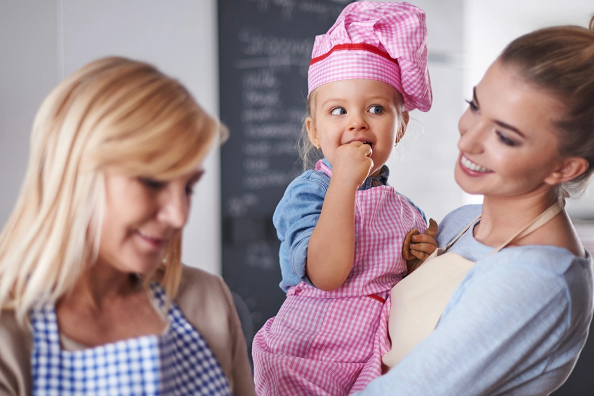 Маняни представляют собой специалистов-универсалов: они не только присматривают за ребенком, но и могут прибраться или выслушать и поговорить «по душам» с матерью ребенка