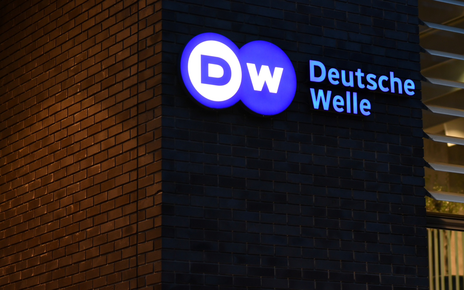 Deutsche Welle возобновила вещание на русском языке