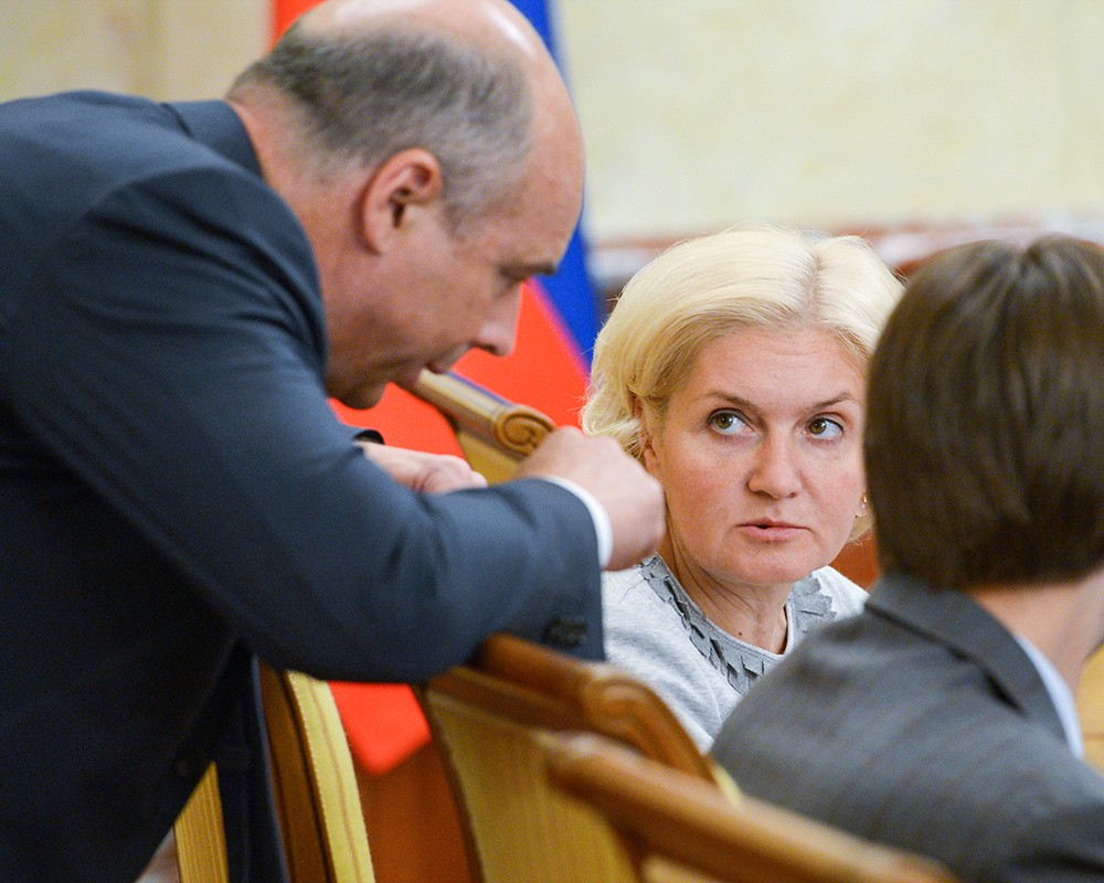 Министр финансов РФ Антон Силуанов и вице-премьер Ольга Голодец (слева направо)