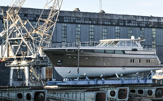 Яхта Bonanza на судостроительном заводе, 2009 год


