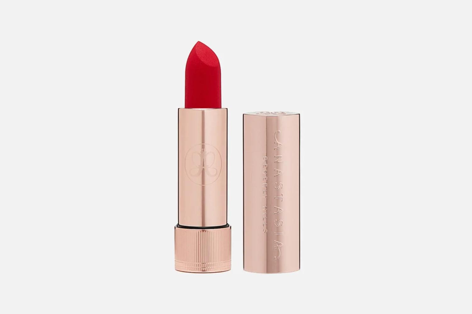 Помада для губ матовая Matte Lipstick, оттенок American Doll, Anastasia Beverly Hills, 1766 руб. (&laquo;Золотое яблоко&raquo;)