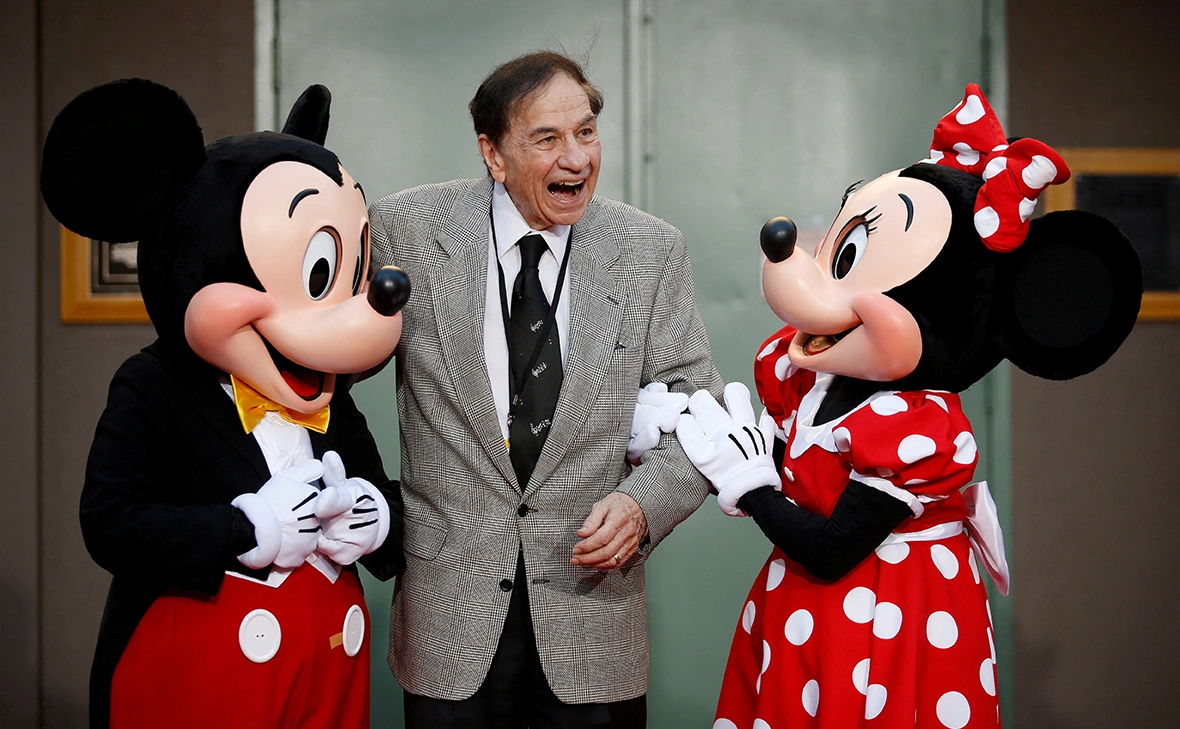 Danny Moloshok / Reuters