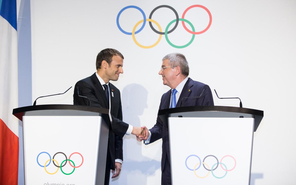 Макрон и глава МОК обсудили допуск россиян на Олимпиаду в Париже