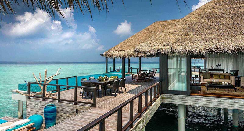Терраса виллы на воде, Anantara Kihavah Maldives Villas