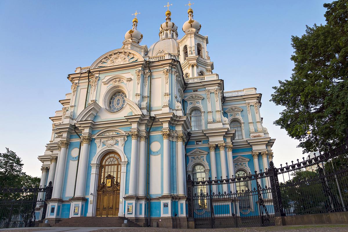 Ансамбль Смольного монастыря в Санкт-Петербурге