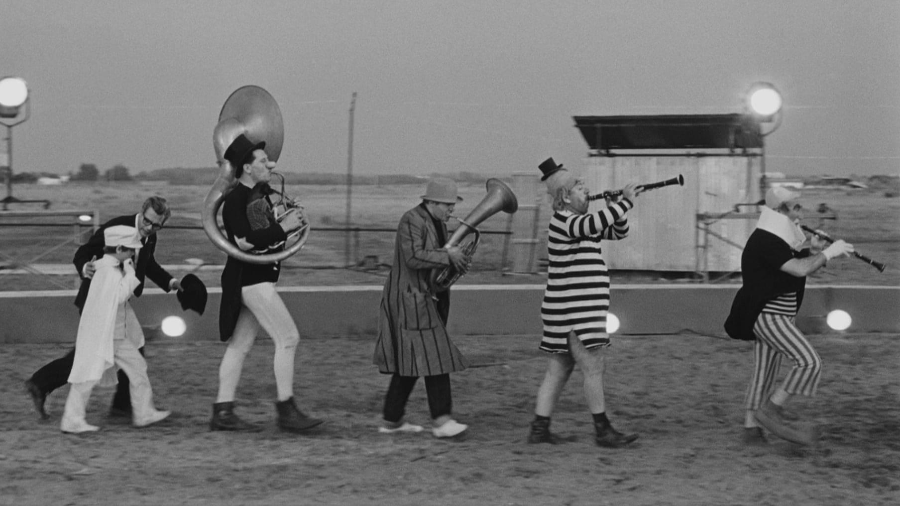 Кадр из фильма «Восемь с половиной»