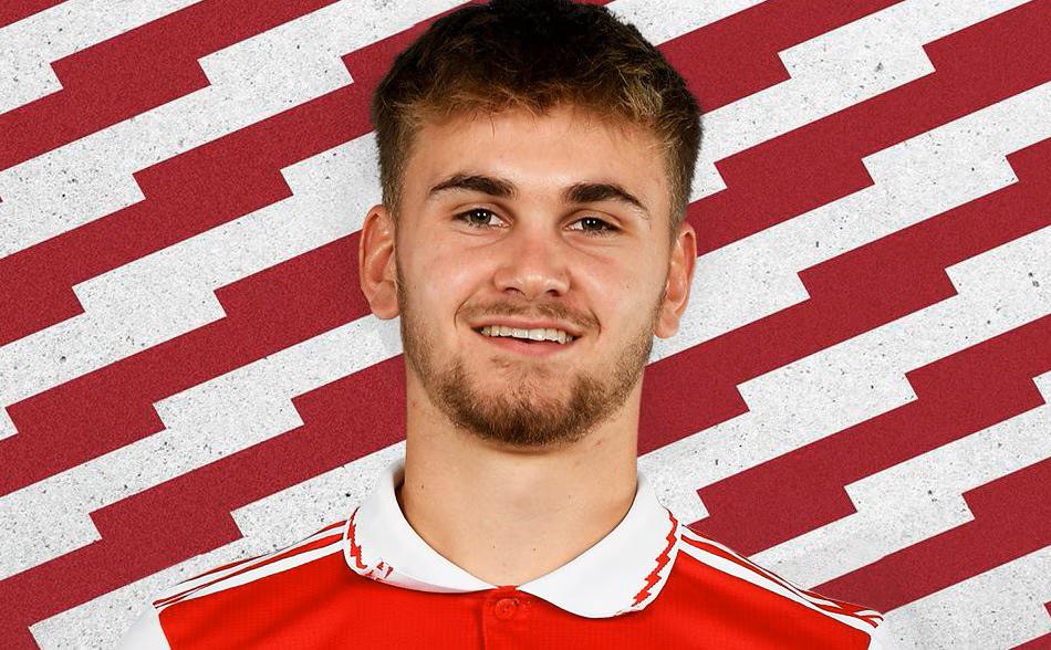 21-летний воспитанник "Арсенала" Уигар умер, ударившись головой о стену стадиона