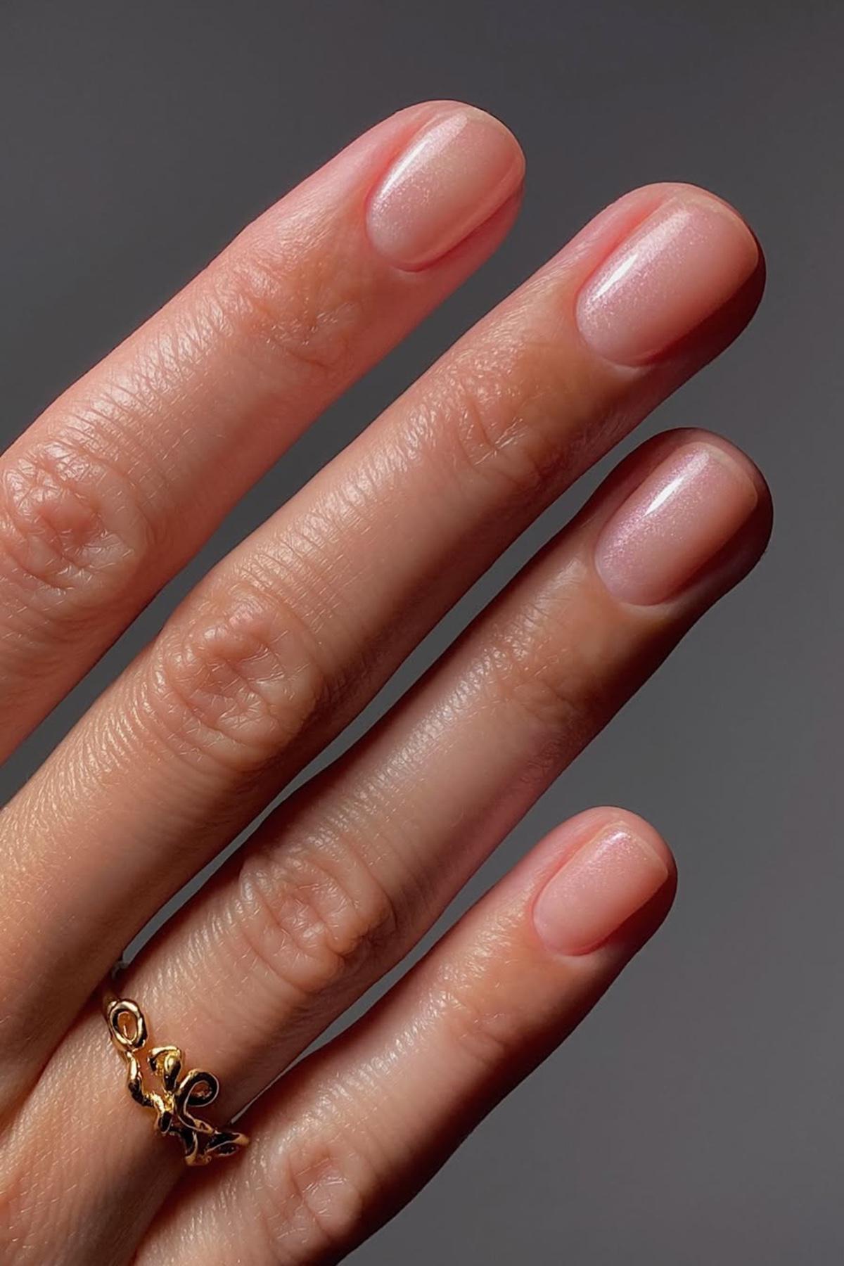 Маникюр «без маникюра» актуален в любой ситуации