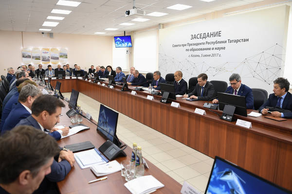 Заседание Совета при Президенте Республики Татарстан по образованию и науке.

Фото: Михаил Фролов
