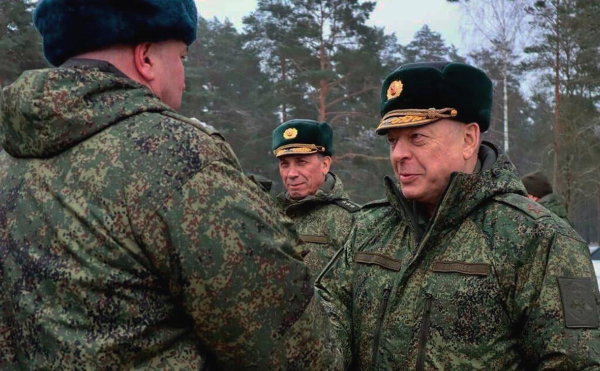 Минск сообщил о прибытии в страну главкома Сухопутных сил России