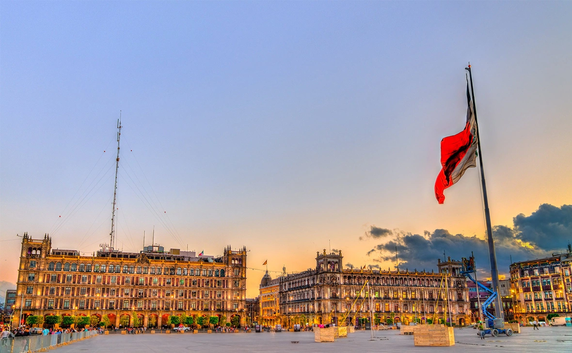 stock.picvario.media