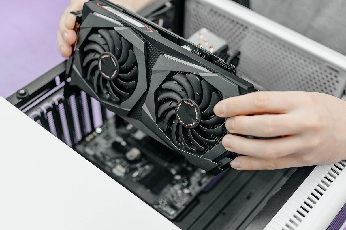 Для некоторых задач, например игр или работы с графикой, используют специальные, более мощные видеокарты