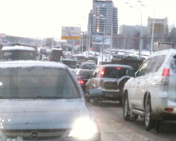 Снегопад в Москве: видео и фото зимнего коллапса в городе