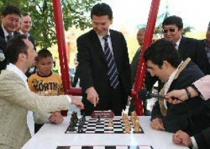 Первую партию Топалов и Крамник сыграли вничью