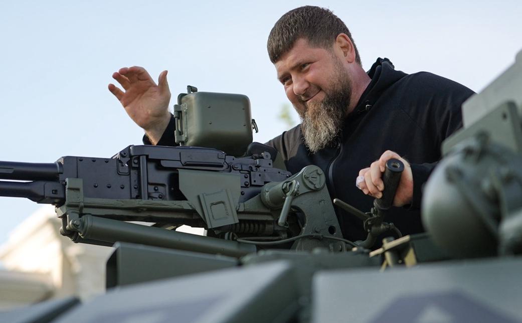 В Чечне заявили об отправке 3 тыс. бойцов «на защиту Москвы»"/>













