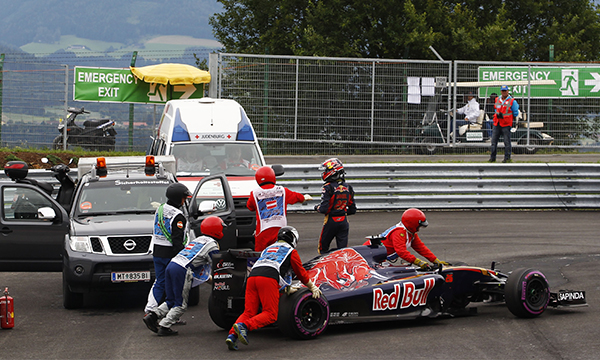 Даниил Квят выбыл из гонки Гран-при Австрии из-за технических проблем