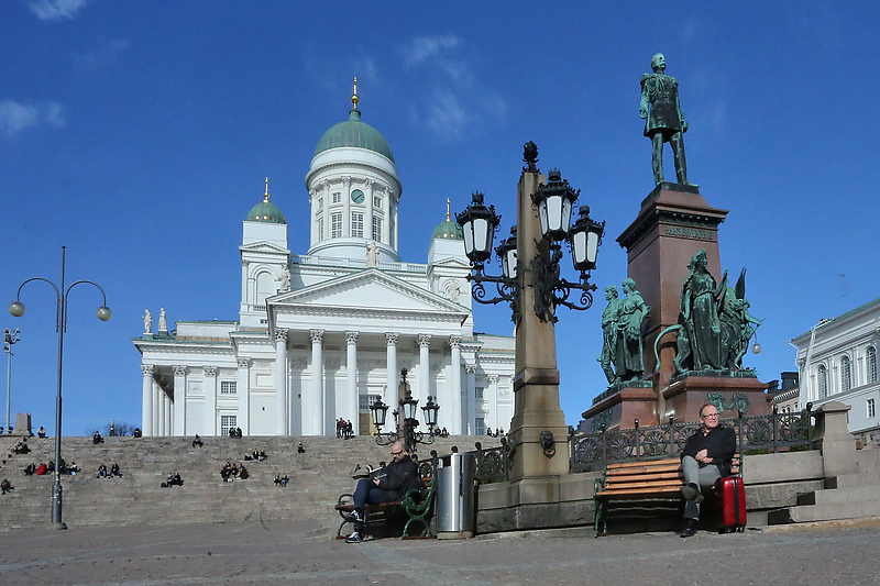 Сенатская площадь, Николаевский собор и памятник российскому императору Александру II в Хельсинки