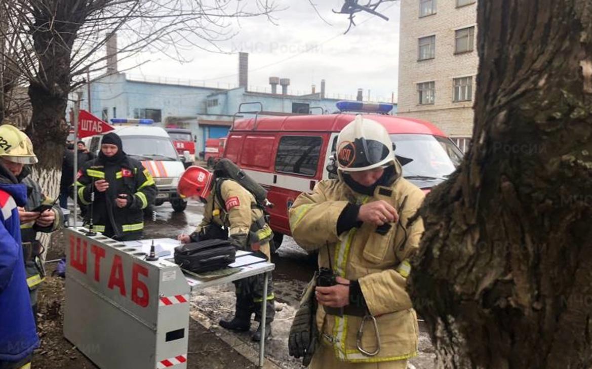 На Ярославском моторном заводе начался пожар