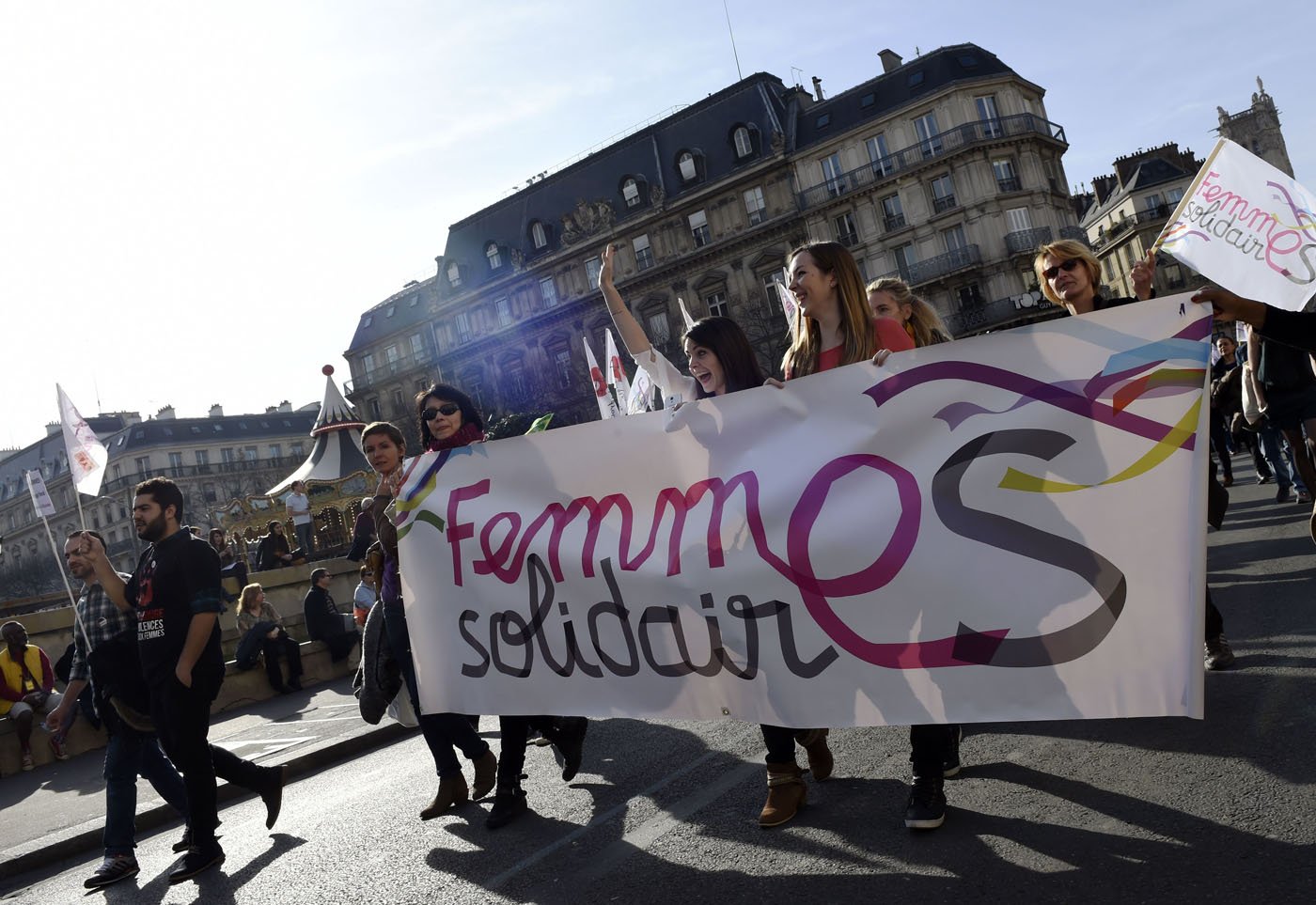 8 Марта французы отмечают митингами и тематическими мероприятиями, которые посвящены правам женщин