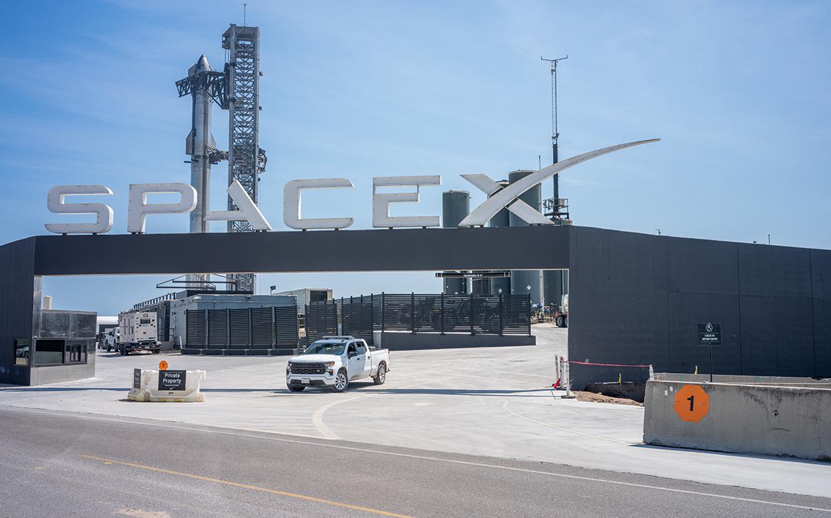 Маск сравнил с «технологическим монастырем» базу SpaceX в Техасе