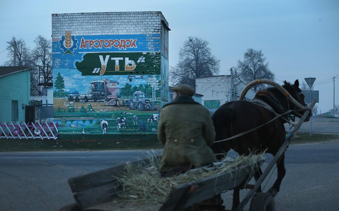 Лукашенко спрогнозировал замену деревень агрогородками через 15 лет