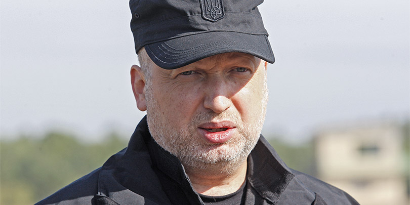 Турчинов рассказал о поездках разведчиков и шпионов с Украины в Россию