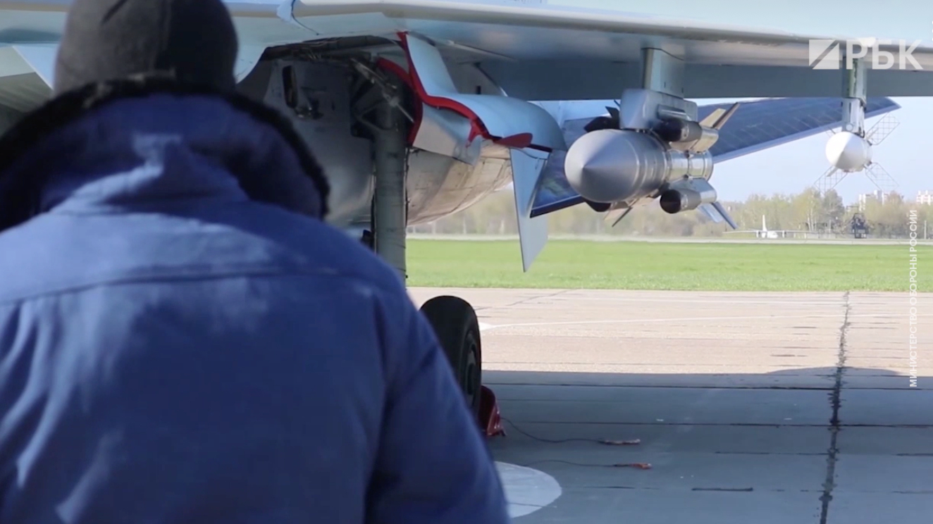 Минобороны показало кадры боевых вылетов истребителей Су-35С на Украине
