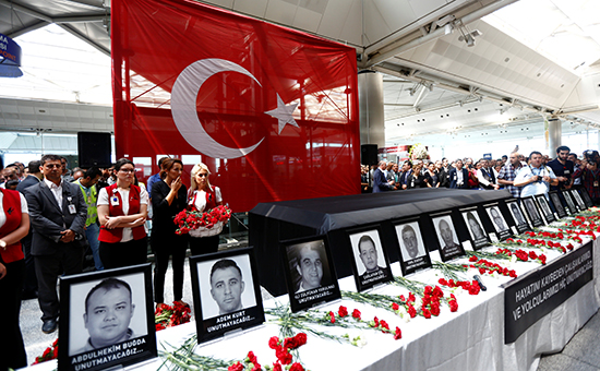 Памятная церемония в международном аэропорту Ататюрка




