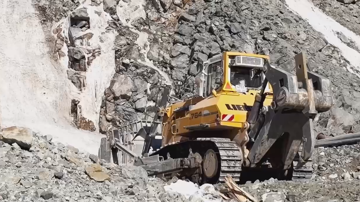 Спасатели пробурили скважину на 71 м в обвалившемся руднике «Пионер»