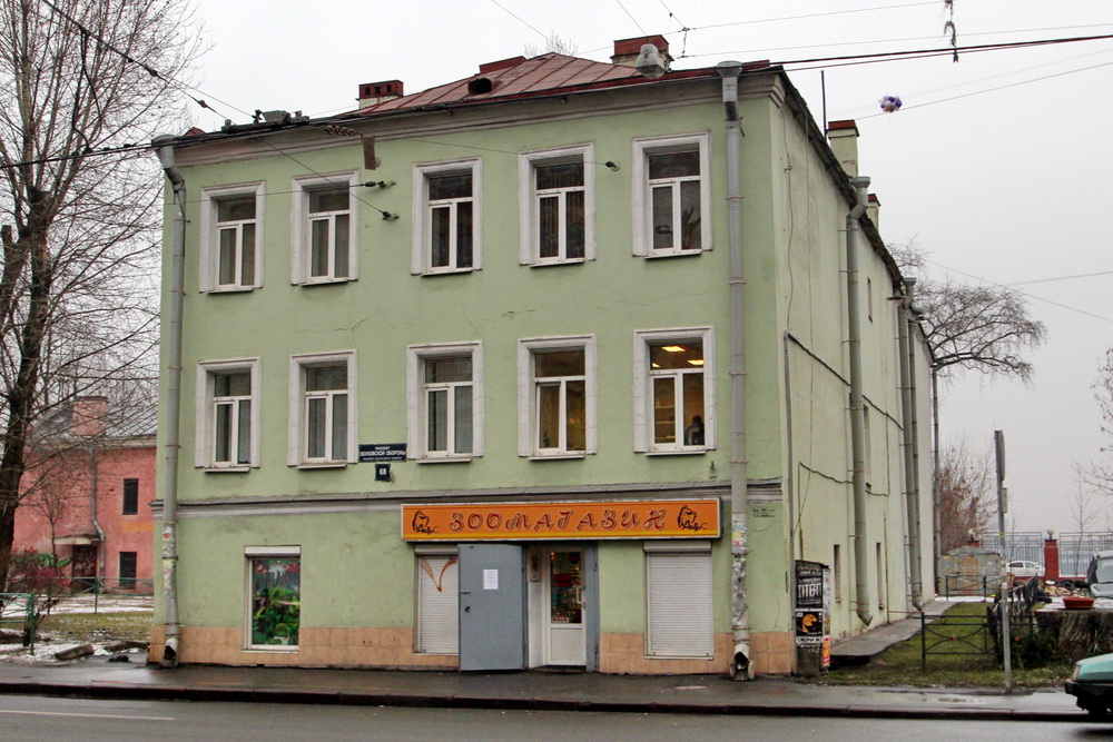 Особняк на проспекте Обуховской обороны, 68 в Санкт-Петербурге