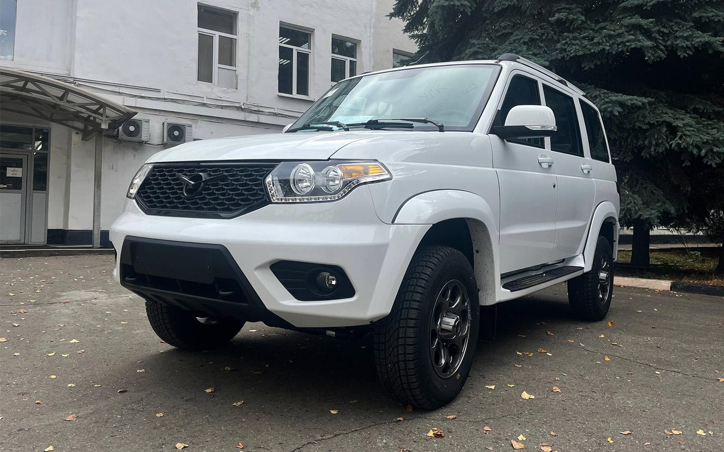 УАЗ начал тестировать «Патриот» с новыми мотором и коробкой. Видео