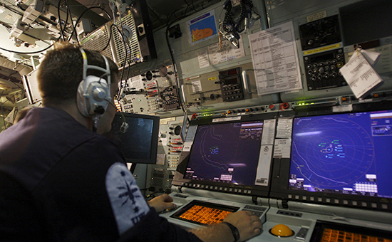 Работа на борту фрегата ВМС Великобритании HMS Sutherland (архивное фото)