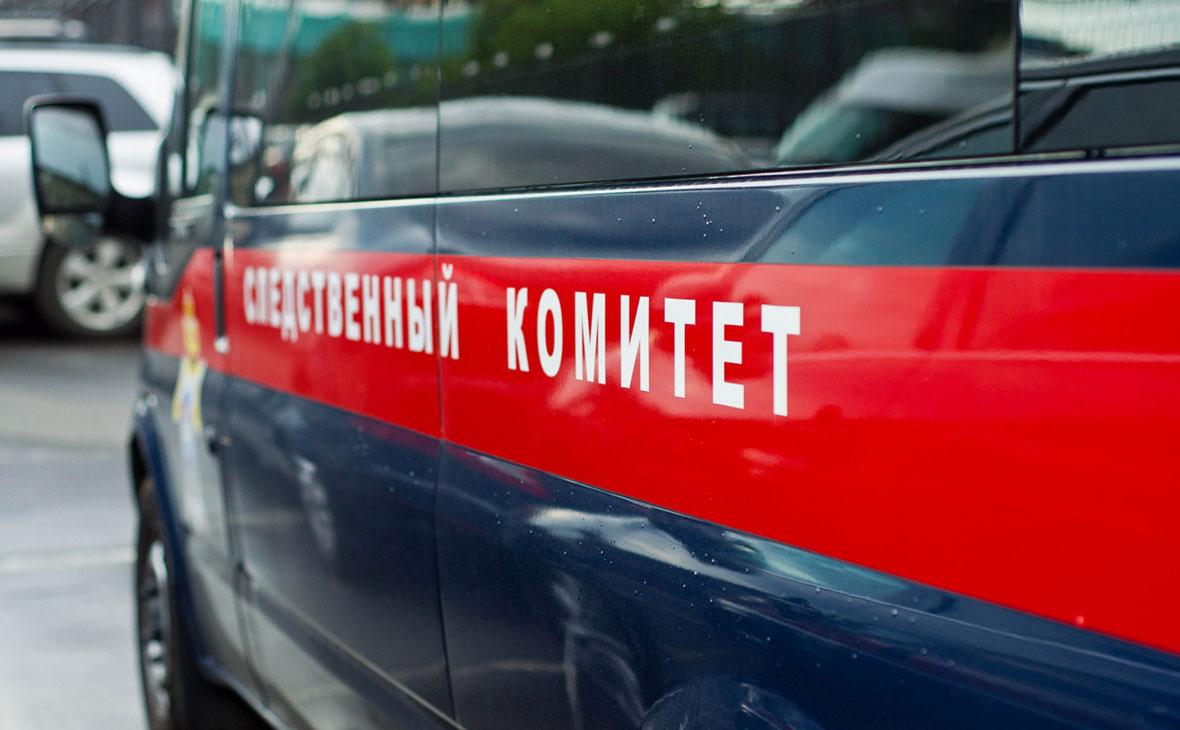 СК начал проверку из-за смерти женщины у школы в Ростове