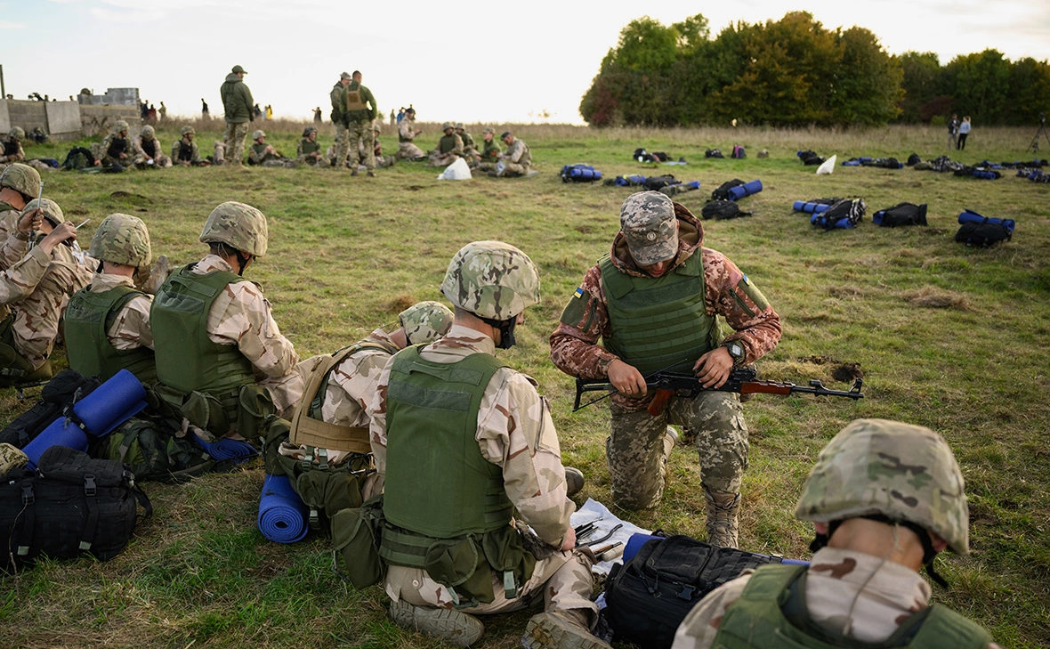 Leon Neal / Getty Images