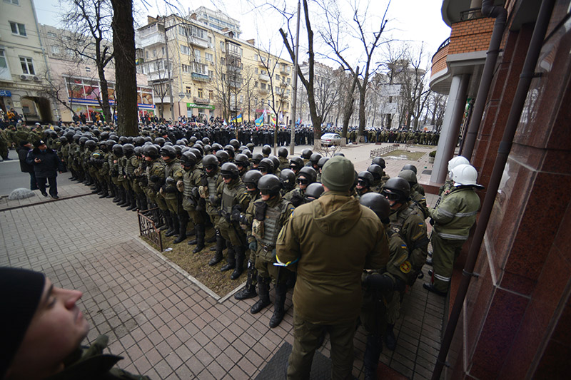 Полиция и&nbsp;Национальная гвардия Украины во&nbsp;время антиправительственного митинга в&nbsp;Киеве
