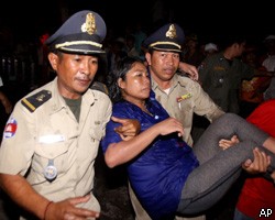 Число жертв давки в Камбодже превысило 340 человек