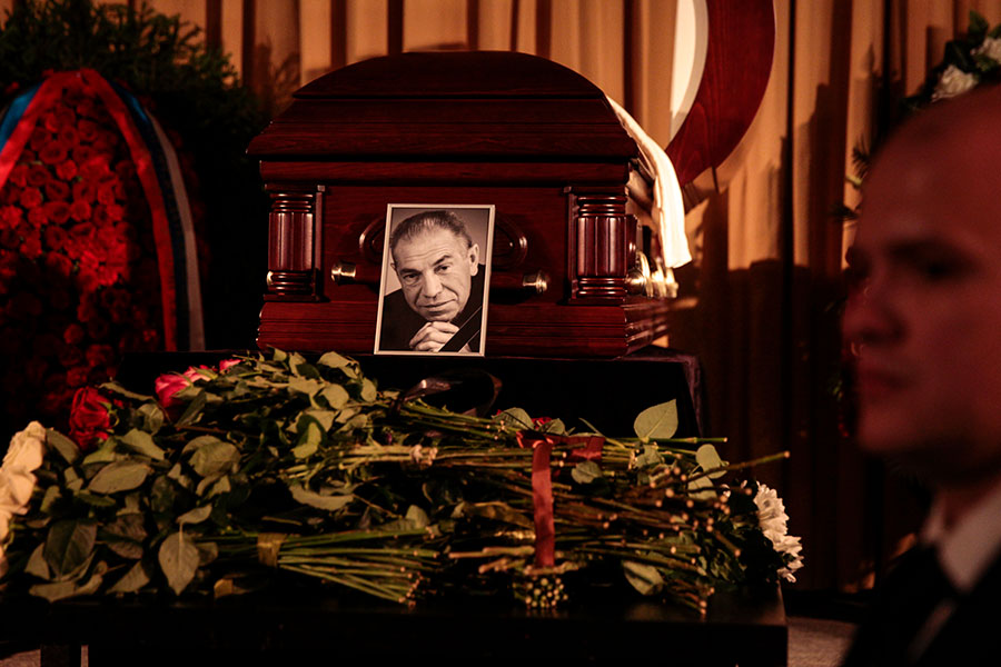 Юрия соломина похоронят. Прощание с Владимиром Толоконниковым. Похороны Виталия Соломина.
