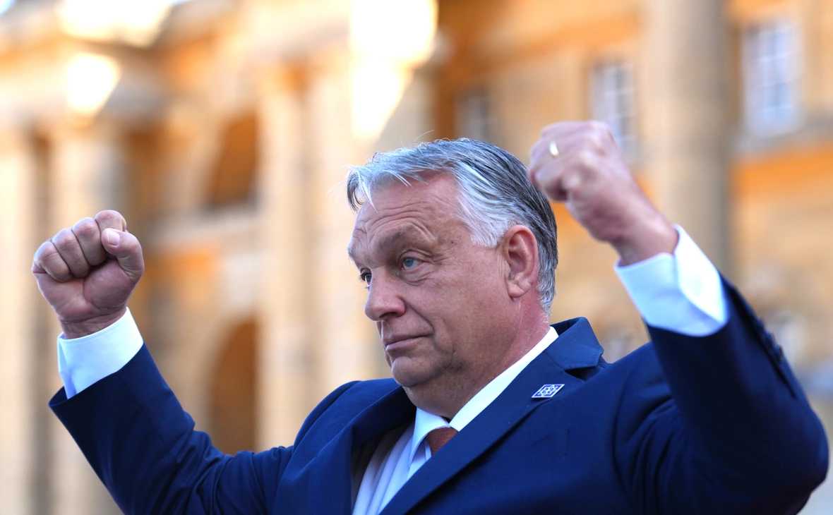 Carl Court / Getty Images