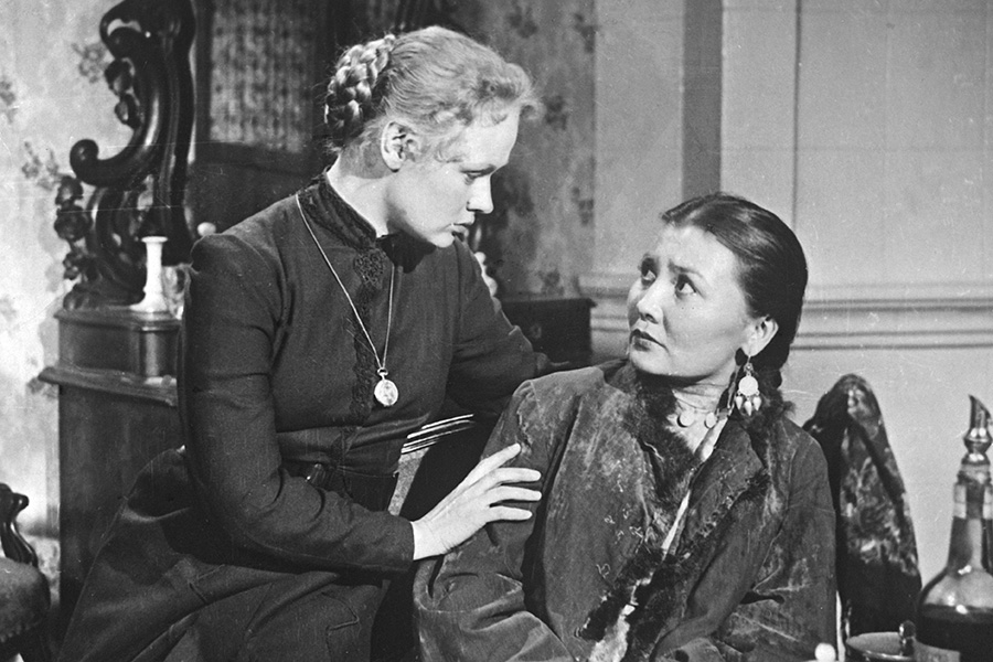 Нина Гребешкова и Гульфайрус Исмаилова в фильме Ефима Арона, &laquo;Ботагоз&raquo;, 1957 год