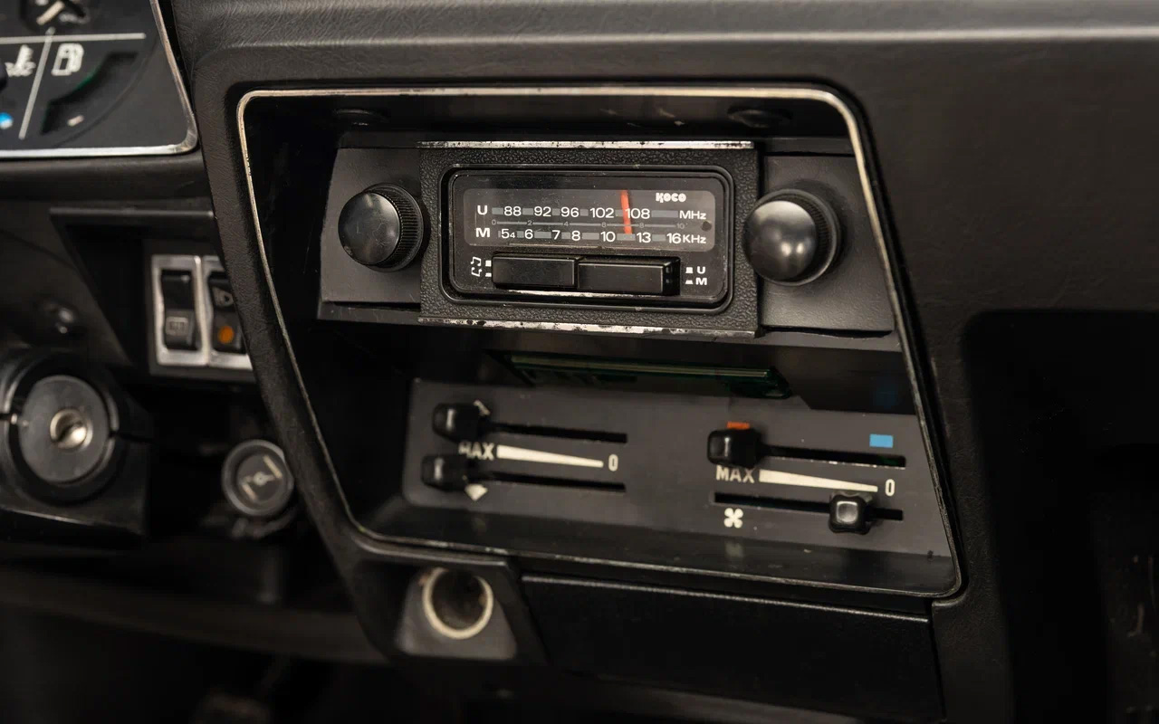 Перемещая рукоятки, чувствуешь, как двигаются заслонки