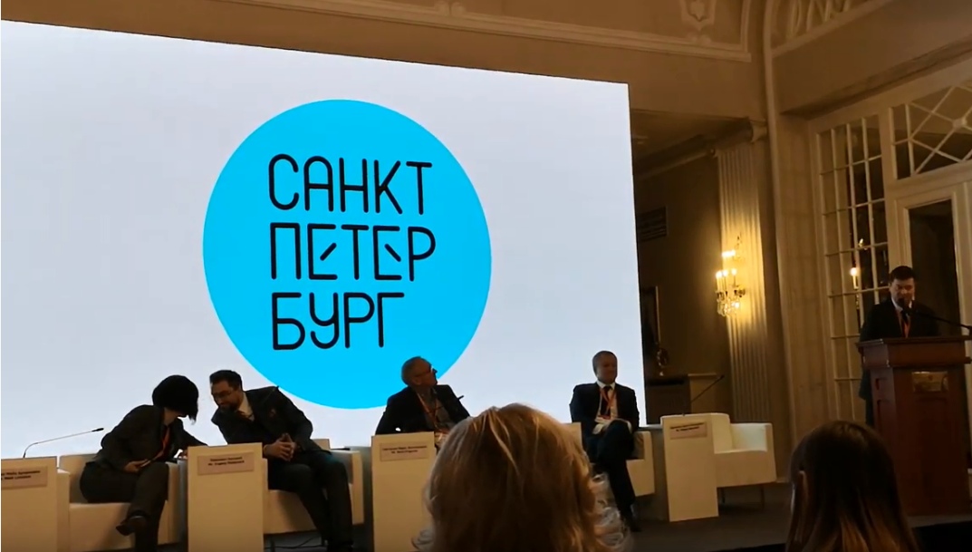 Фото: Скрин видеозаписи презентации со страницы  «Жизнь моя - Петербург и еще чего-то немного» на Youtube 