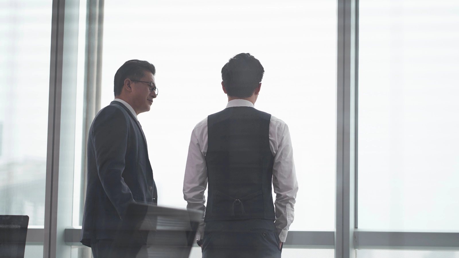 Китайца арестовали за то, что он подсыпал коллеге «сыворотку правды»