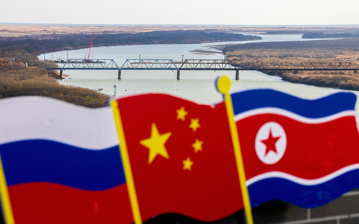 Токио предупредил о новом мировом порядке при участии России, КНР и КНДР