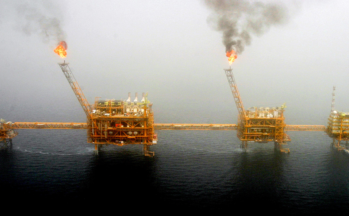 Иранская платформа добычи нефти