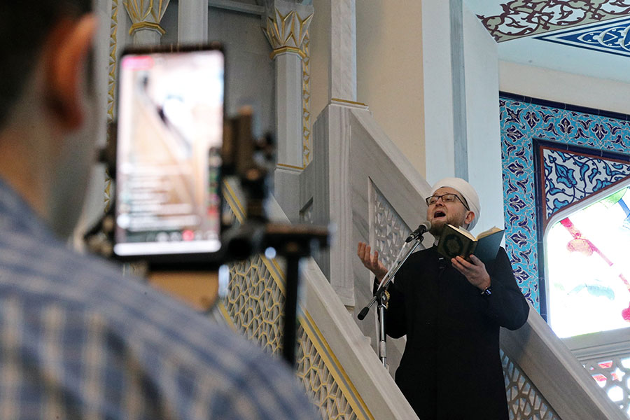 Трансляция проповеди муфтия из Московской соборной мечети. Пятничная молитва в режиме онлайн
