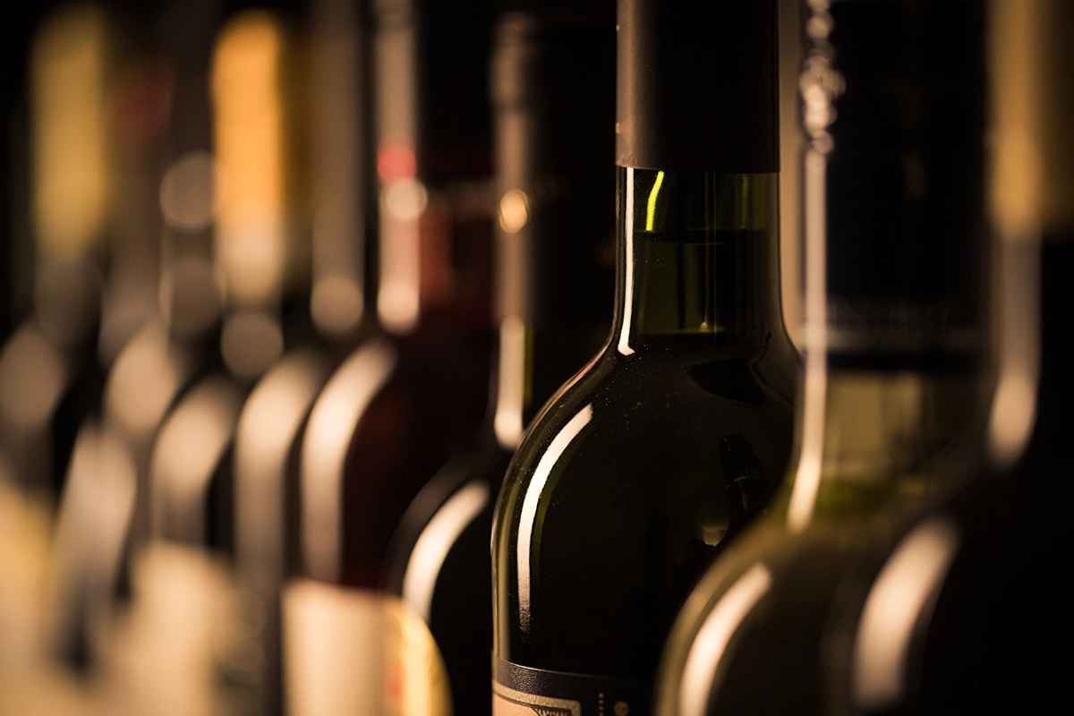 Самым дорогим лотом на аукционе редких и коллекционных вин Rare and Special Wine Auction стало вино французского винодельческого дома Domaine de la Romanee-Conti